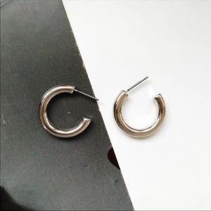 Gorgeous White Gold Hoop Earring Set NEW